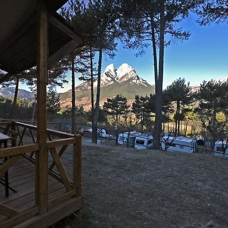 Bungalows Del Camping Pedraforca Салдас Екстер'єр фото