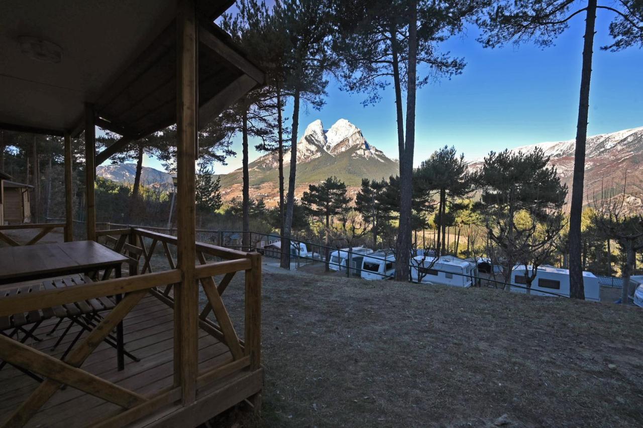 Bungalows Del Camping Pedraforca Салдас Екстер'єр фото