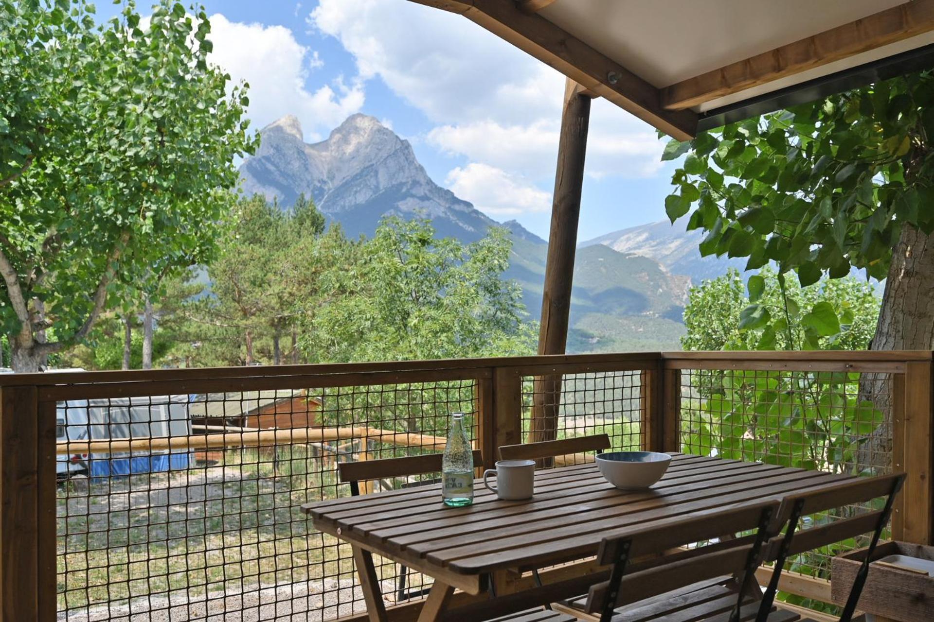 Bungalows Del Camping Pedraforca Салдас Номер фото