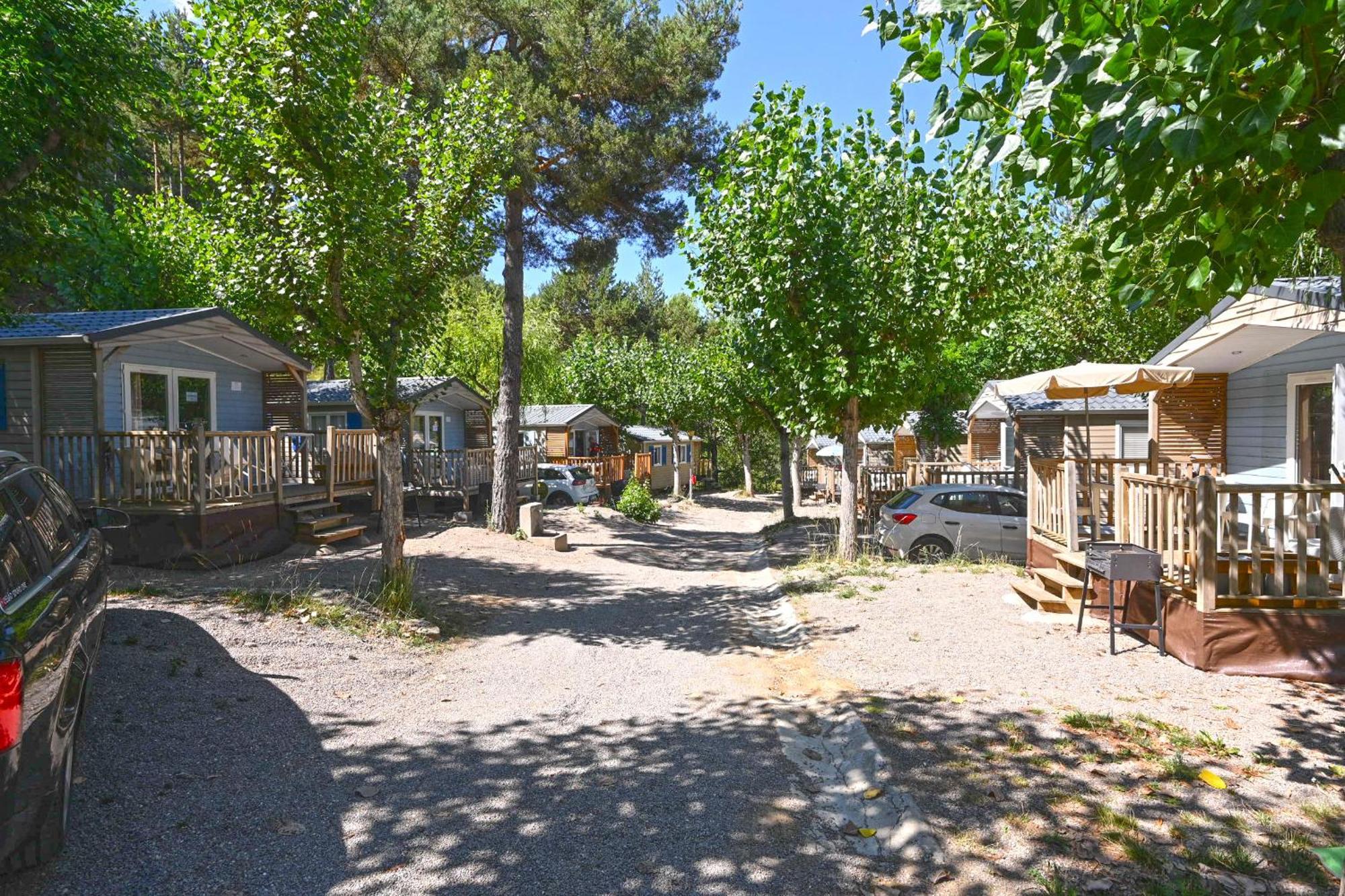 Bungalows Del Camping Pedraforca Салдас Номер фото